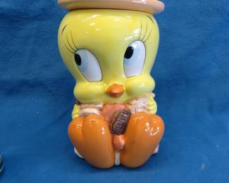 Lot 204. Tweety Bird cookie jar