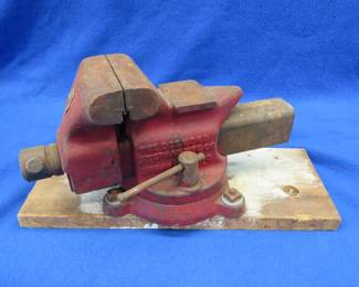 Lot 376. Vintage Simplex Utility Co. bench vise with 3 1/2" jaws