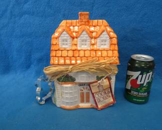 Lot 96. The "Cookie House" cookie jar. Mint condition.