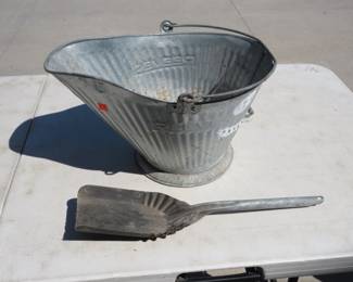Lot 226. Ash bucket and shovel