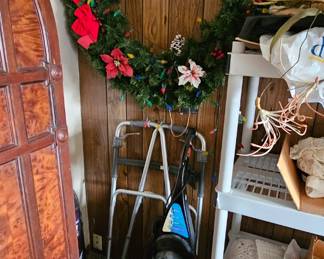 Vacuum cleaners, X-mas wreath, folding walker.