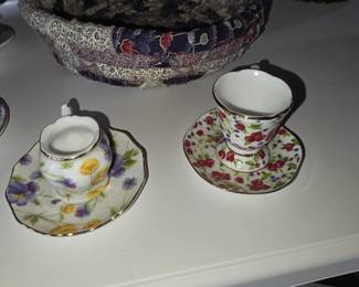 Tiny t-cups
