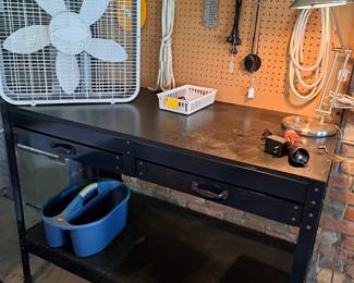 NICE WORK BENCH WITH ELECTRIC AND LIGHT