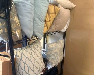 TOSS PILLOWS