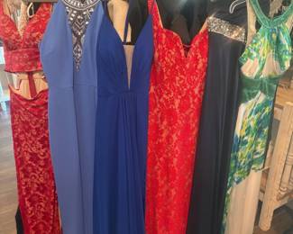 LONG FORMAL DRESSES 