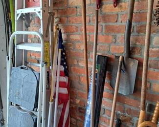 GARDEN TOOLS, LADDERS