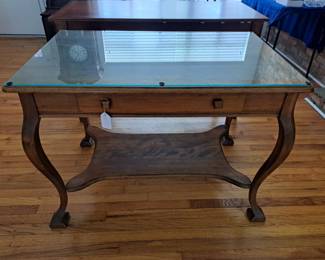 ANTIQUE LIBRARY LABLE