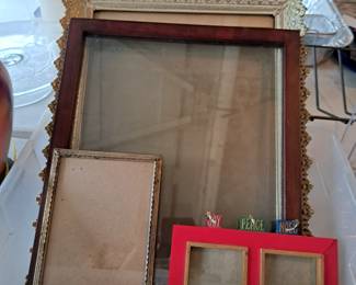 PICTURE FRAMES
