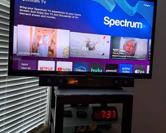 SAMSUNG TV AND SOUND BAR