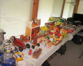 Vintage Toys,  Wood Boxed Vintage Poker Chips 