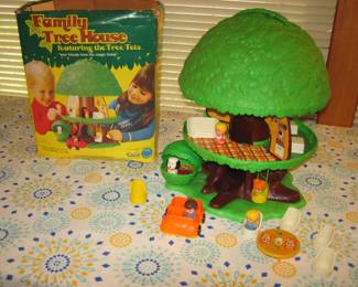 Vintage 1975 Kenner General Mills Tree Tots Family Tree House Play Set