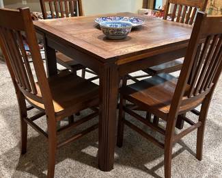 Antique expandable table with 6 chairs