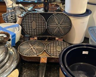 Vintage pizzelle maker