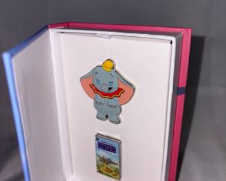 Disney pins