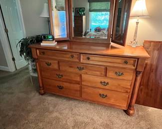 Dresser w/ triple mirror