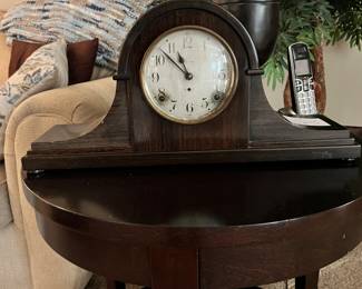 Mantel clock 