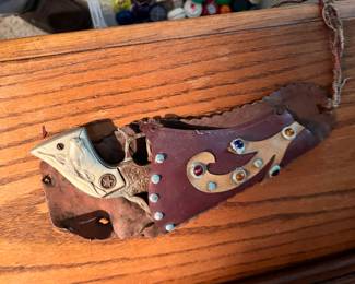 Vintage you cap gun w/ holster 