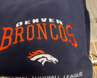Denver Broncos sweatshirt 