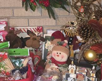 Lots of Cute Christmas Decor