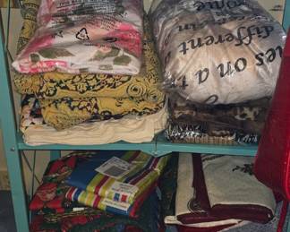 Blankets - Sheets - Tablecloths