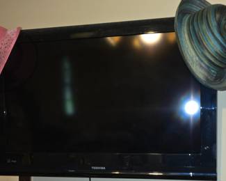 Toshiba TV - 40"