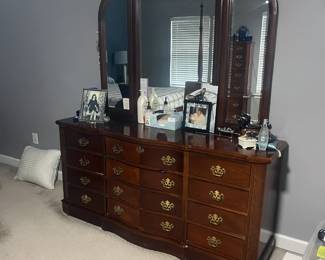 Bassett King Bedroom Suite