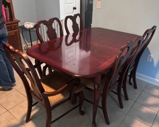 Beautiful cherry table and chairs