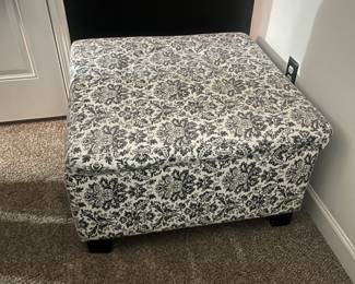 Storage ottoman