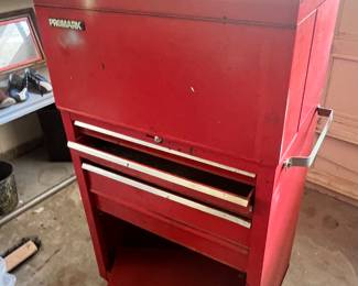 LARGE METAL TOOL CHEST