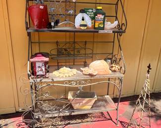 IRON BAKER'S RACK
