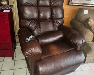LARGE, COMFY ELECTRIC LIFT RECLINER!