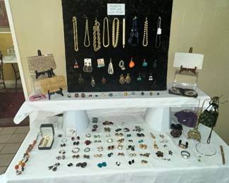 JEWELRY TABLE!