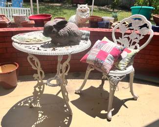 CAST METAL BISTRO TABLE & CHAIR