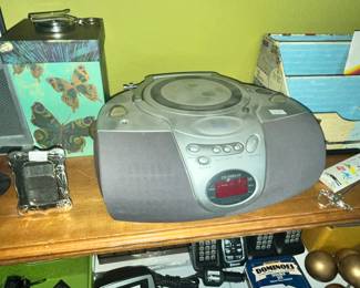 PORTABLE CD PLAYER