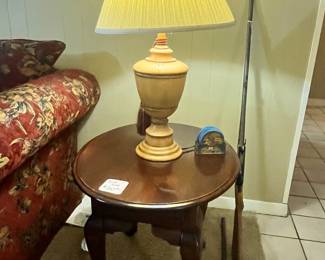SOLID CHERRY OVAL END TABLE