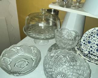 BEAUTIFUL PATTERN GLASS BOWLS & CAKE STAND