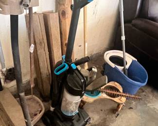 VACUUM CLEANER