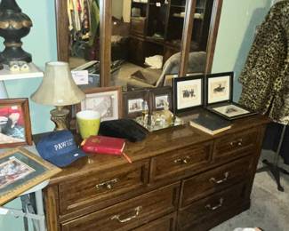 VINTAGE DRESSER & MIRROR