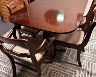 (36) Duncan Phyfe Style Dining Table + 6 carved back dining chairs $479