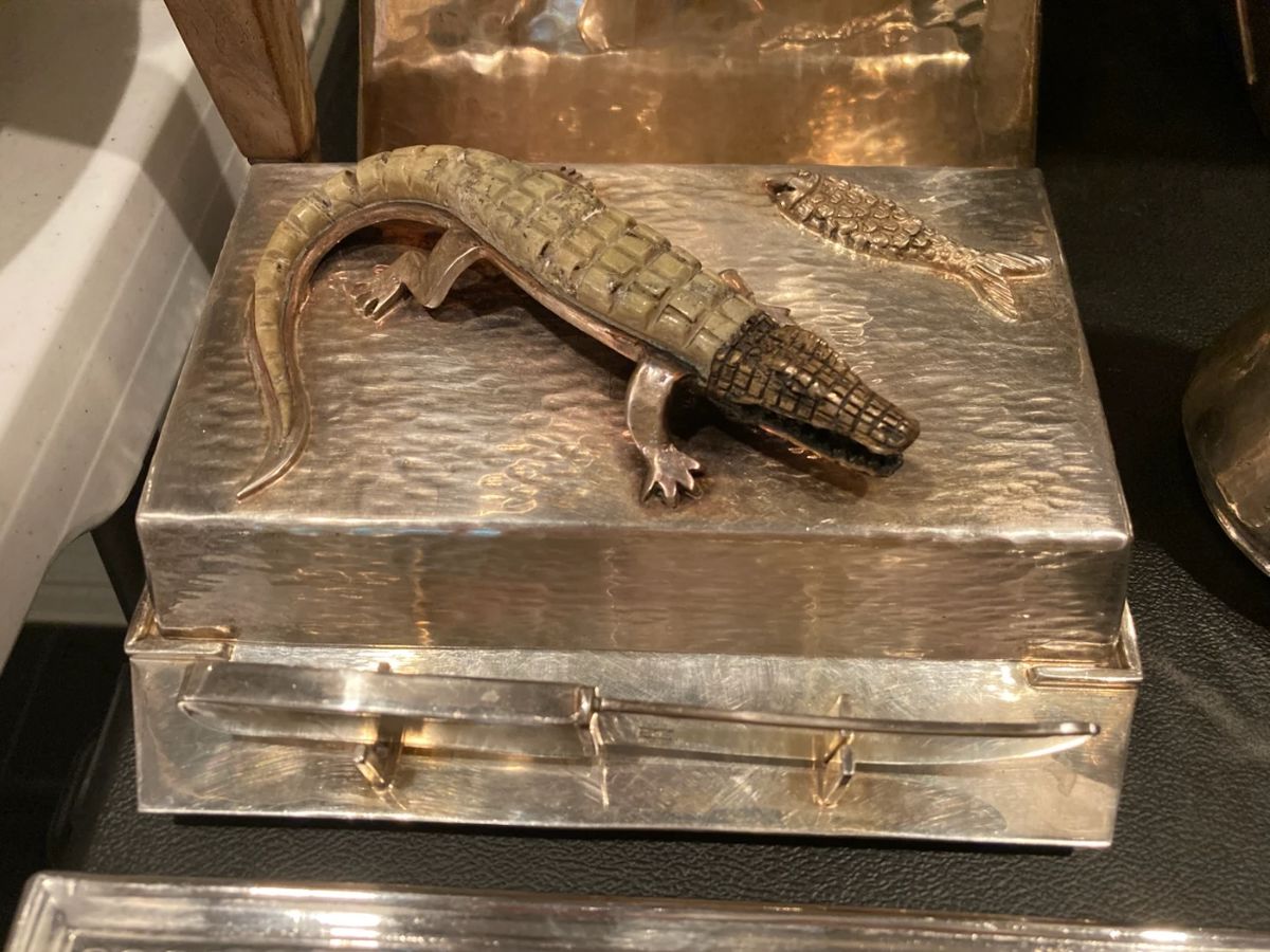 Charming Castillo Handmade Sardine or cheese box covered with knife, Alligator decorated