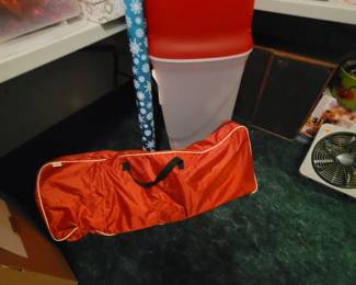 Grift wrap bag and plastic container