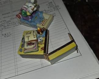 Limoges Trinket /Snuff Box    Numbered 25/750                                                Studious Mouse Matchbox  2pcs 