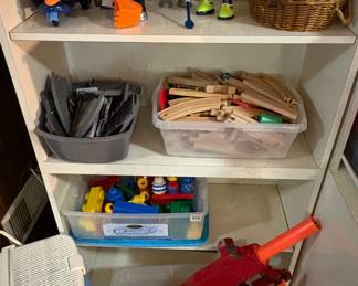 Wood Trains & Tracks 