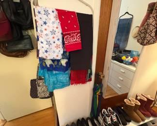 Ladies Shoes & Accessories 