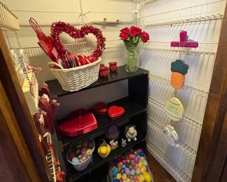 Bookcase & Holiday Decor 