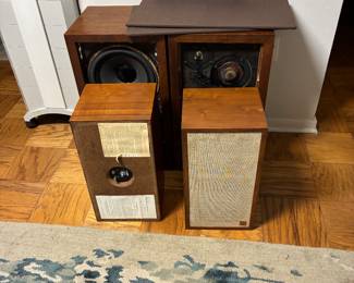 VINTAGE ACOUSTIC RESEARCH SPEAKERS AR-2 AND AR-3X
