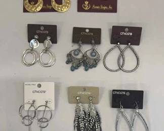Earrings 
