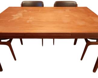 Skovby Mid Century Modern Dining Room Table with 6 Chairs