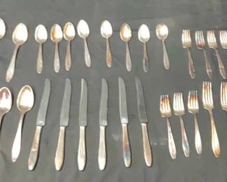 Vintage Silhouette Patterned Silverware Set