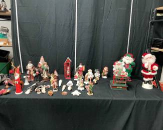 Vintage Christmas Decor, Figurines Electronic Santas